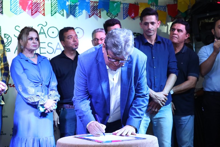 João Azevêdo abre 34° Salão do Artesanato em Campina e destaca ações do Governo na valorização do segmento