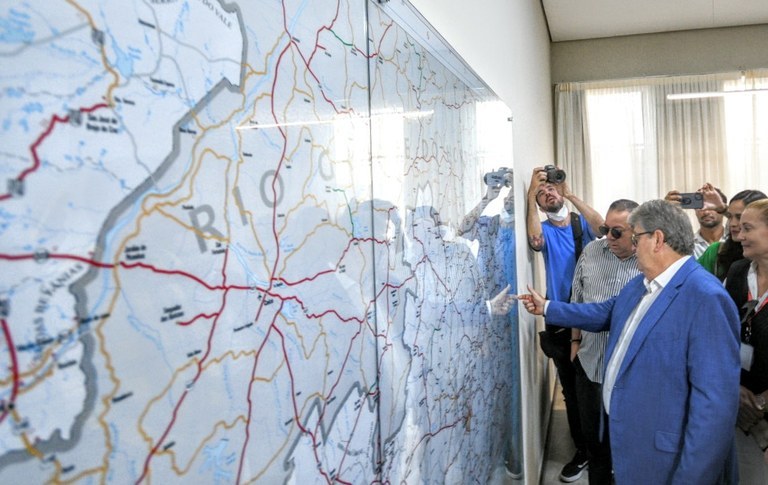 João Azevêdo inaugura Escritório da Representação Institucional de Campina Grande e órgãos do estado passam a funcionar no local