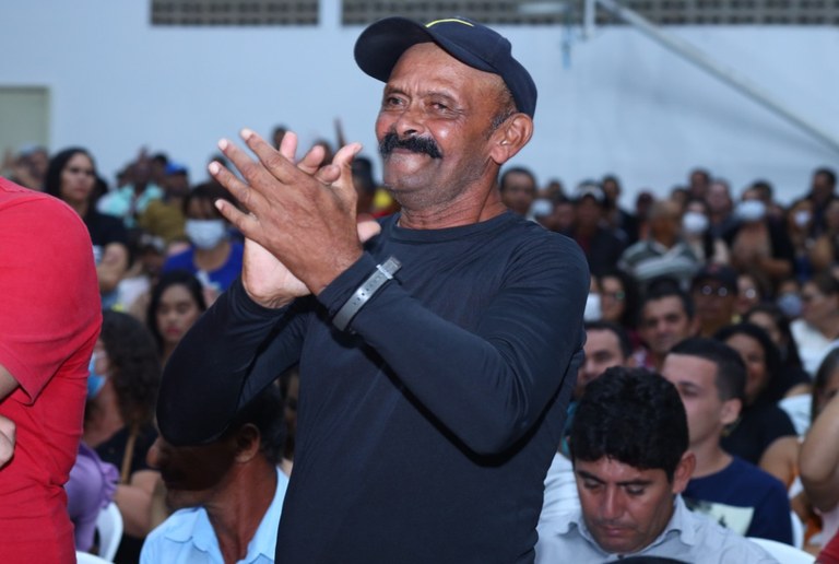 João Azevêdo participa do ODE em Juazeirinho, ouve a população e autoriza novas obras