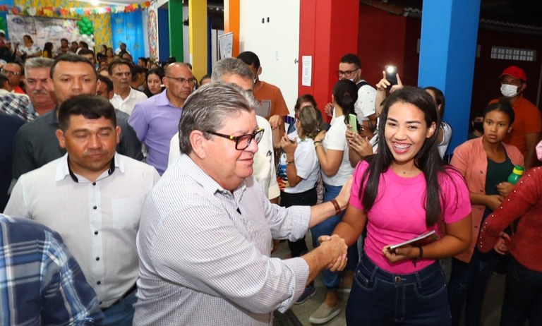 João Azevêdo participa do ODE em Juazeirinho, ouve a população e autoriza novas obras