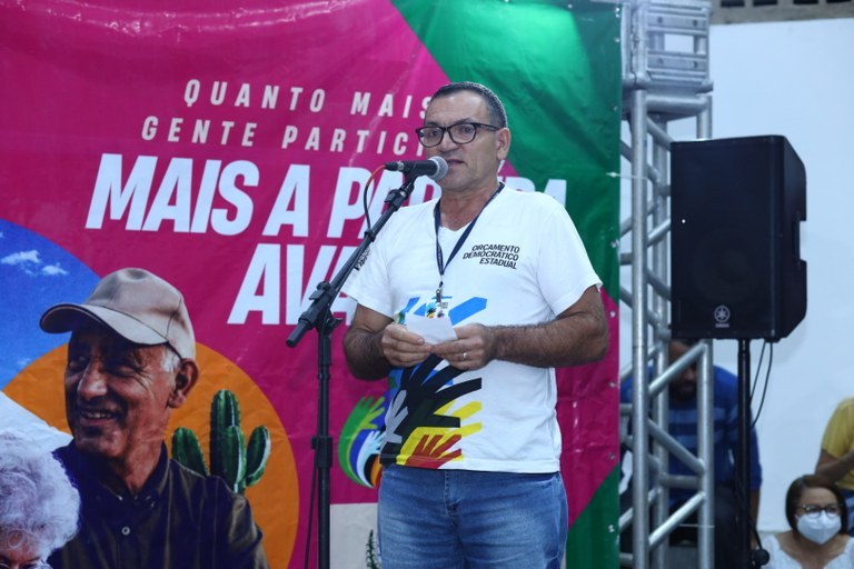 João Azevêdo participa do ODE em Juazeirinho, ouve a população e autoriza novas obras