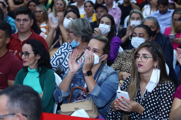 João Azevêdo participa do ODE em Juazeirinho, ouve a população e autoriza novas obras