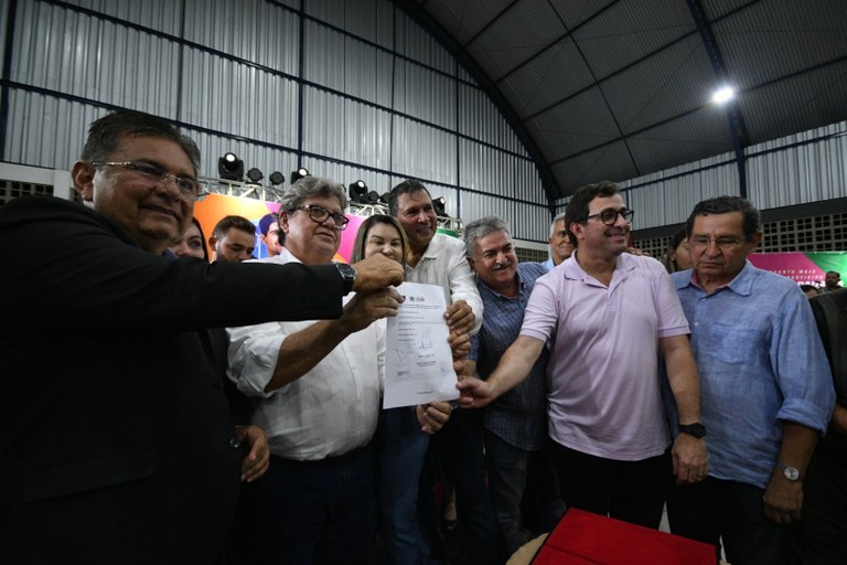 João Azevêdo participa do ODE em Mamanguape e entrega benefícios que somam R$ 35 milhões